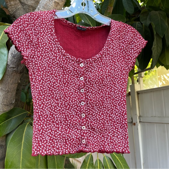 Brandy Melville red Zelly eyelet crop top. - Picture 2 of 8